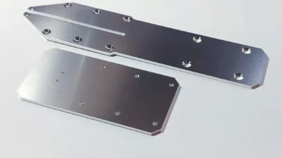 魁プロジェクトファクトリー　再入荷！【マニア向け】DT-03用ミッドシップ化アルミシャーシセット（ノーマルシャーシバージョン従来品＆10mmショートバージョン）