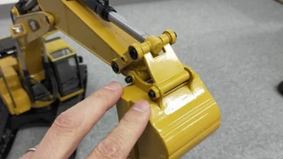 KYOSHO RC BLOG　CAT 330D L 用ｵﾌﾟｼｮﾝﾊﾟｰﾂ・ｸﾞﾗｯﾌﾟﾙ入荷！