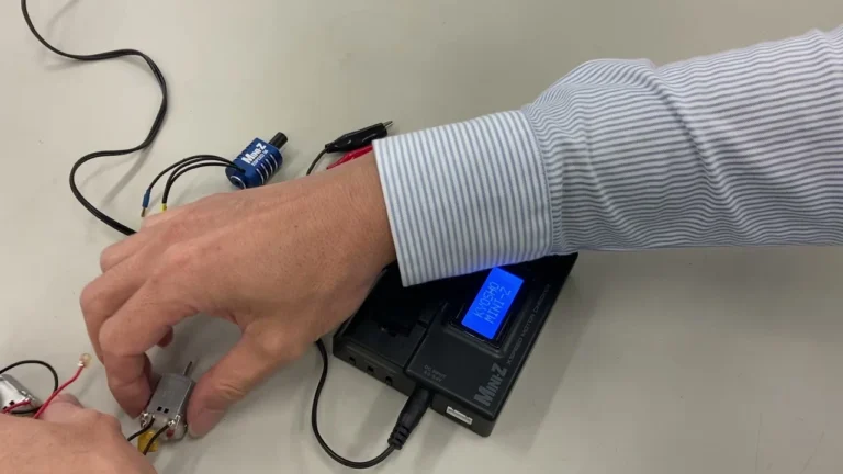 TeamMiniZ XSPEED ミニッツモーターチェッカーを紹介しています。週間ミニッツ通信10月11日号