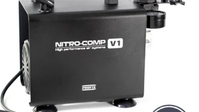 株式会社RAYWOOD　PROFIXからNITRO-COMP ニトロコンプ V1 オイルレスエアコンプレッサーを発売