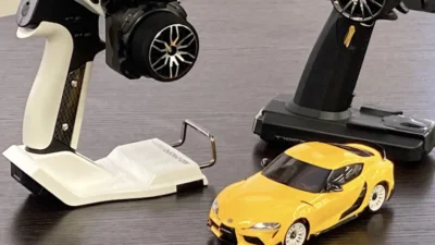 KYOSHO RC BLOG　EX-NEXTをMR-03EVOで試します。Futaba T10PXとの比較も！週刊ミニッツ1月17日号