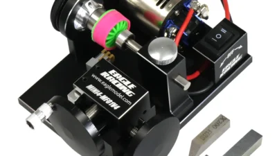 株式会社イーグル模型 　ミニ四駆用タイヤカッター「モッドファッション・タイヤカッターV4」発売