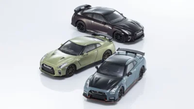 京商株式会社　KYOSHO MINI CAR & BOOK No.10 NISSAN GT-R NISMO SPECIAL EDITION、No.11 NISSAN GT-R T-SPEC (2種) を発売