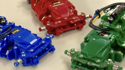 KYOSHO RC BLOG　MR-03EVO SPシャシー カラーリミテッドシリーズを紹介しています。週刊ミニッツ9月19日号