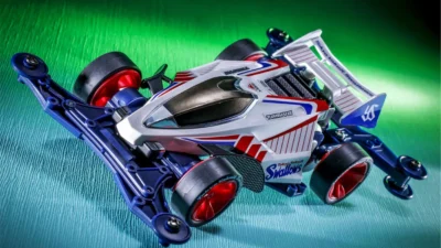 株式会社タミヤ　スワローズデザインのミニ四駆を発表