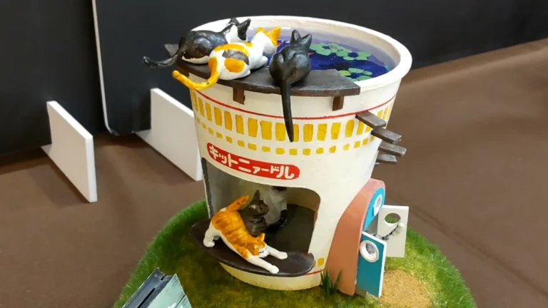 おとなの秘密基地 「ネコがカップ麺の中で遊ぶ!?「浜松ジオラマグランプリ」傑作選【Vol.4】」