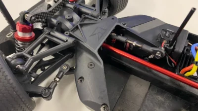 KYOSHO RC BLOG　アジャストロッドに変更するには？