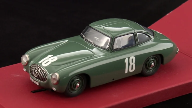 おとなの秘密基地 「スロットカーを100台保有する達人! 希少なレジン製のモデルを解説します」