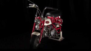 おとなの秘密基地　「唯一無二のデザイン！　じゃじゃ馬なホンダのバイク「モンキー」を愛し続ける男性に密着」