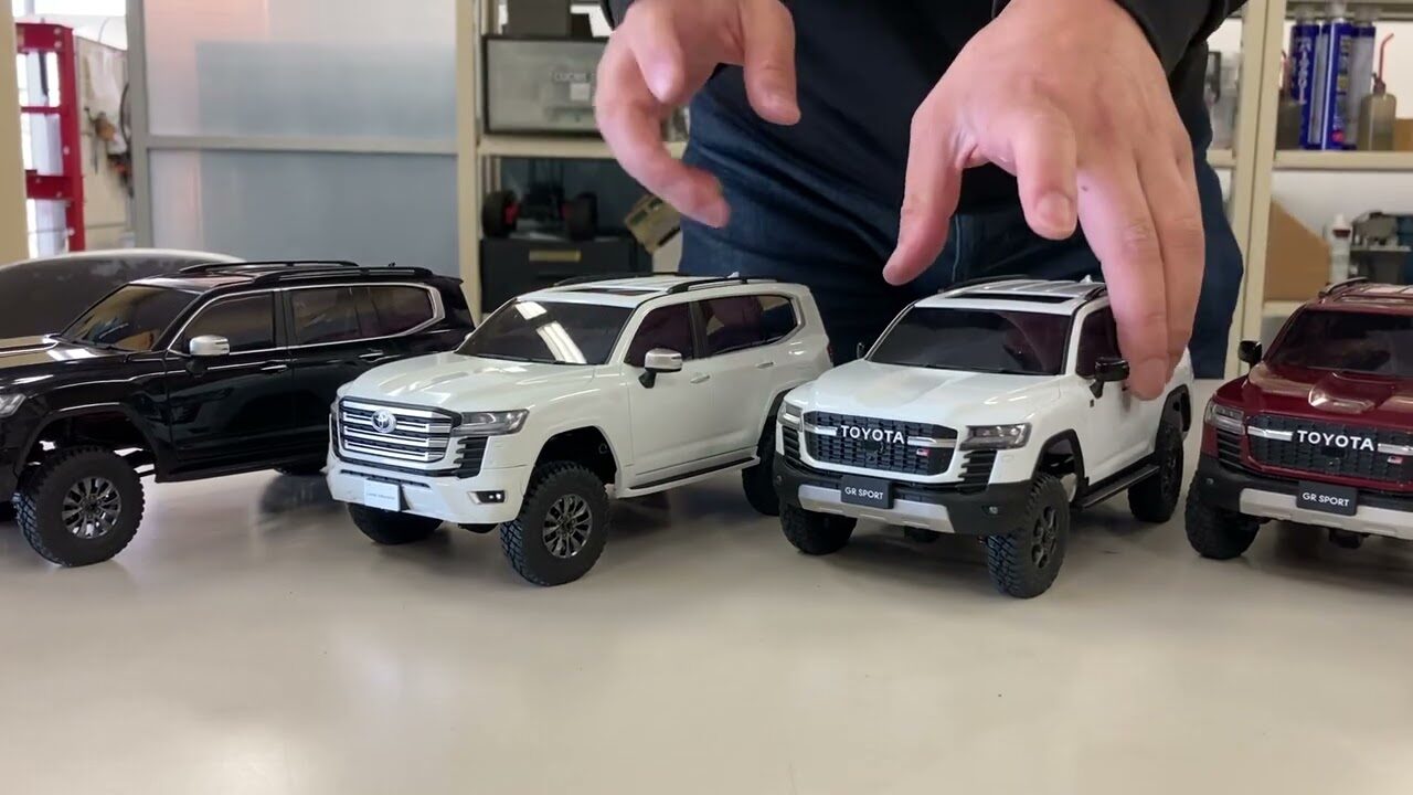 TeamMiniZ　■4×4 ランドクルーザー300 GR SPORTを紹介しています