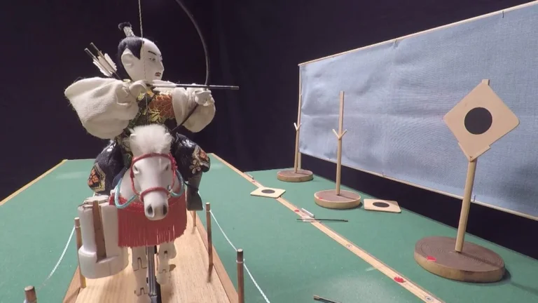 おとなの秘密基地　「流鏑馬の「からくり人形」をオリジナルで製作!?　自身の思い出をからくりに込める、製作風景に密着」