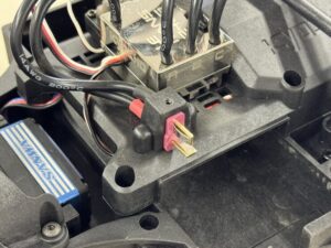 KYOSHO RC BLOG　■Outlawシリーズ – バッテリーコネクターステー