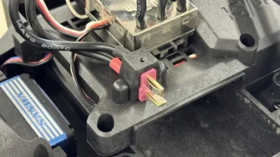 KYOSHO RC BLOG　■Outlawシリーズ – バッテリーコネクターステー