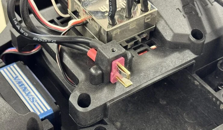 KYOSHO RC BLOG ■Outlawシリーズ – バッテリーコネクターステー