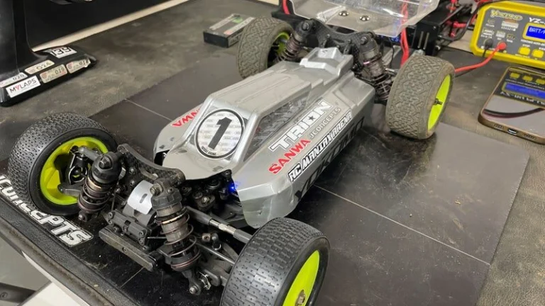 株式会社ヨコモ　「Yokomo Product Information – マスターオフロード2.0/MO2.0真夏のセッティング編」